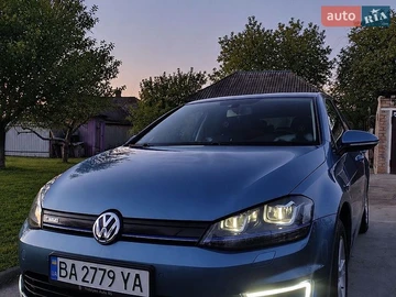 Авто Volkswagen E-Golf 2016 № 8972011