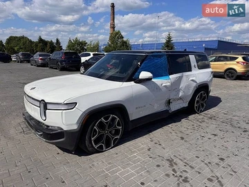 Авто Rivian R1S 2024 № 8972689