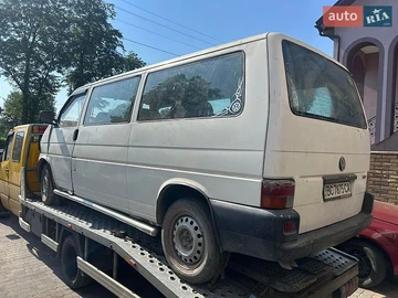 Авто Volkswagen Transporter 2000 № 8973399