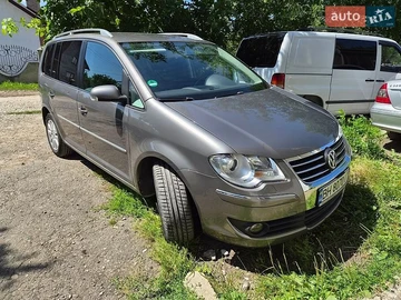 Авто Volkswagen Touran 2007 № 8973488