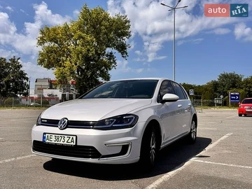 Авто Volkswagen E-Golf 2017 № 8973704