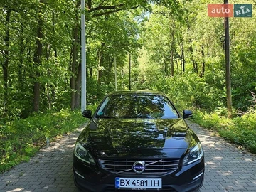 Авто Volvo V60 2016 № 8973799