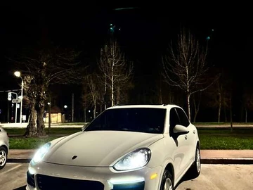 Авто Porsche Cayenne 2016 № 8973964