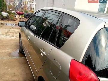 Авто Toyota Corolla Verso 2002 № 8974261