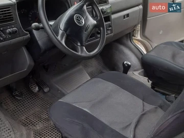 Авто Volkswagen Transporter 2001 № 8974730