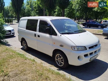 Авто Hyundai H 200 2000 № 8974810