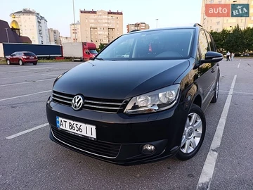 Авто Volkswagen Touran 2013 № 8975018