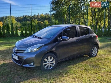 Авто Toyota Yaris 2013 № 8975596