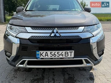 Авто Mitsubishi Outlander 2020 № 8975706