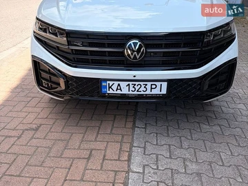 Авто Volkswagen Touareg 2025 № 8975732