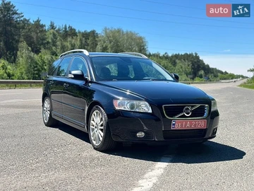 Авто Volvo V50 2011 № 8976902