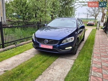Авто Volvo V60 2015 № 8976922