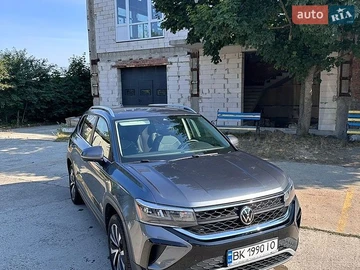 Авто Volkswagen Taos 2023 № 8977413