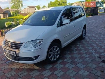 Авто Volkswagen Touran 2009 № 8978063