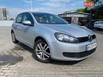 Авто Volkswagen Golf 2010 № 8978075