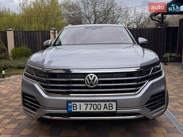 Авто Volkswagen Touareg 2018 № 8978471