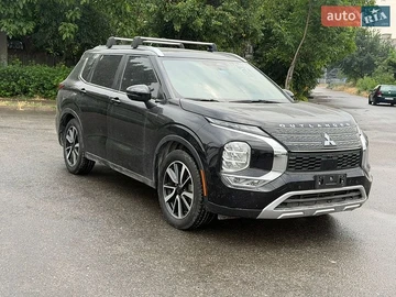 Авто Mitsubishi Outlander 2023 № 8978819