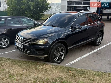 Авто Volkswagen Touareg 2015 № 8978825