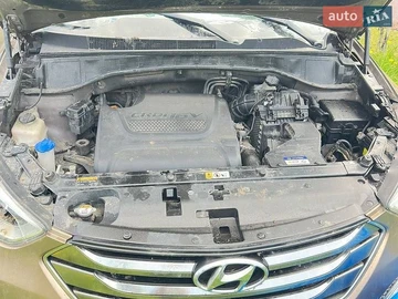 Авто Hyundai Santa Fe 2013 № 8979051