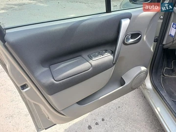 Авто Renault Scenic 2007 № 8979073
