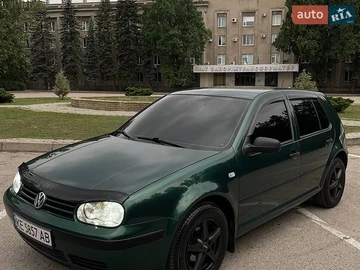 Авто Volkswagen Golf 2000 № 8979312