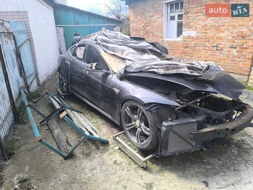 Авто Tesla Model S 2015 № 8979394