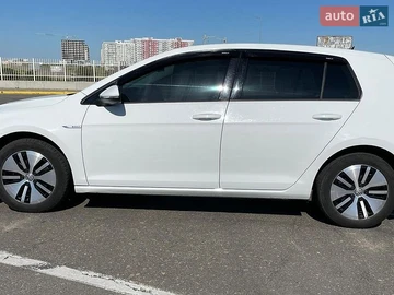 Авто Volkswagen E-Golf 2015 № 8980173