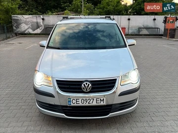 Авто Volkswagen Touran 2008 № 8980510