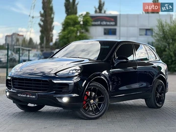 Авто Porsche Cayenne 2015 № 8980808