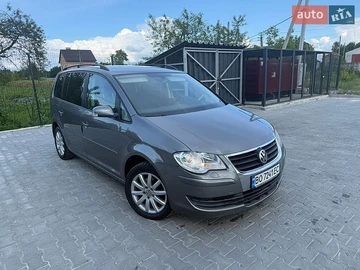 Авто Volkswagen Touran 2008 № 8981017