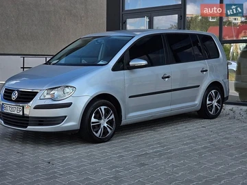 Авто Volkswagen Touran 2009 № 8981046