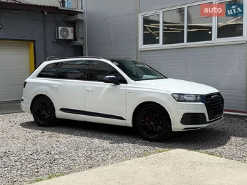 Авто Audi Q7 2016 № 8981410