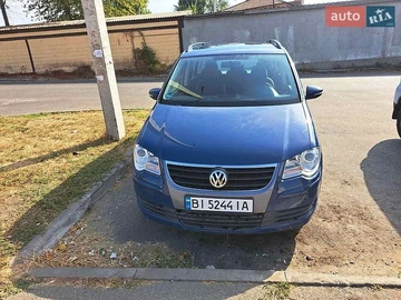 Авто Volkswagen Touran 2009 № 8981721