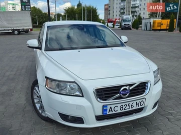 Авто Volvo V50 2010 № 8981812