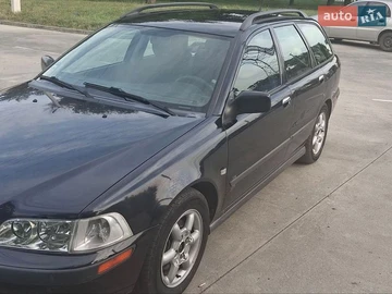 Авто Volvo V40 2002 № 8982948
