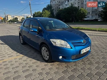 Авто Toyota Auris 2011 № 8985175