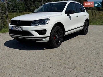 Авто Volkswagen Touareg 2015 № 8985424
