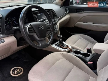 Авто Hyundai Elantra 2018 № 8986105