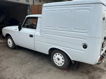 Авто  Grenadier 2000 № 6866391