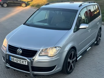 Авто Volkswagen Touran 2008 № 6879302