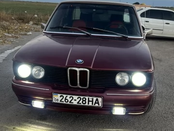 Авто BMW 02 E10  1983 № 6889554
