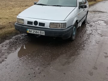 Авто Volkswagen Passat Sedan 1990 № 6896377