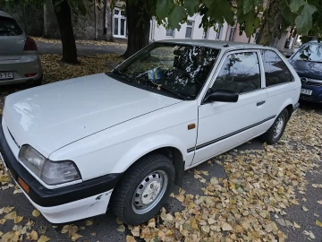 Авто Mazda Familia 1989 № 6957794