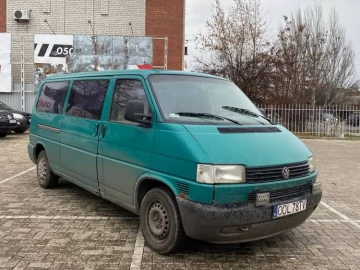 Авто Volkswagen Transporter 2000 № 6958392