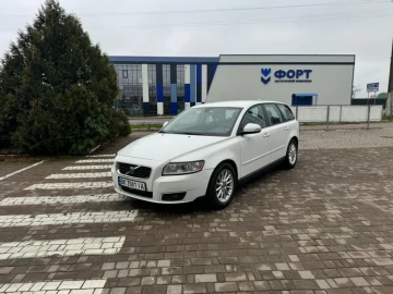 Авто Volvo V50 2010 № 6968504
