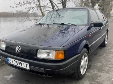 Авто Volkswagen Passat Sedan 1992 № 6975036