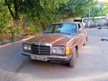 Авто Mercedes 190 1978 № 6979105