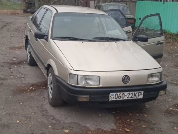 Авто Volkswagen Passat Sedan 1989 № 6992026