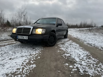 Авто Mercedes 220 1986 № 7004283