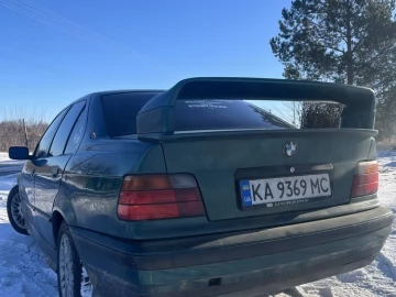 Авто BMW 3 Серия 1993 № 7012551
